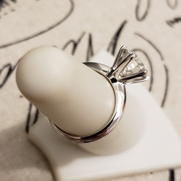 2 TCW GENIUNE D  BRILLIANT WHITE MOISSANITE - Picture 8 of 10